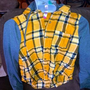 Yellow pattern hooded long sleeve shirt